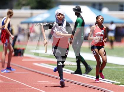 Thumbnail 3 in VHSL State Championships 5&6 (4 x 800) photogallery.