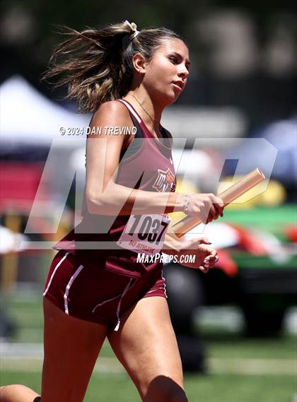 Thumbnail 1 in VHSL State Championships 5&6 (4 x 800) photogallery.