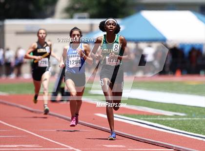 Thumbnail 3 in VHSL State Championships 5&6 (4 x 800) photogallery.