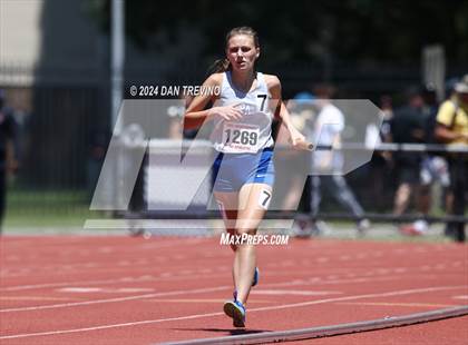 Thumbnail 3 in VHSL State Championships 5&6 (4 x 800) photogallery.