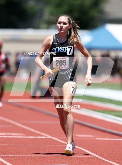 Thumbnail 3 in VHSL State Championships 5&6 (4 x 800) photogallery.