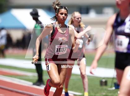 Thumbnail 2 in VHSL State Championships 5&6 (4 x 800) photogallery.