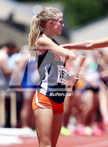 Thumbnail 1 in VHSL State Championships 5&6 (4 x 800) photogallery.