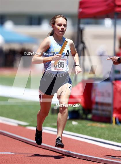 Thumbnail 2 in VHSL State Championships 5&6 (4 x 800) photogallery.