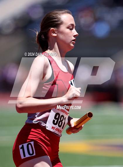 Thumbnail 3 in VHSL State Championships 5&6 (4 x 800) photogallery.