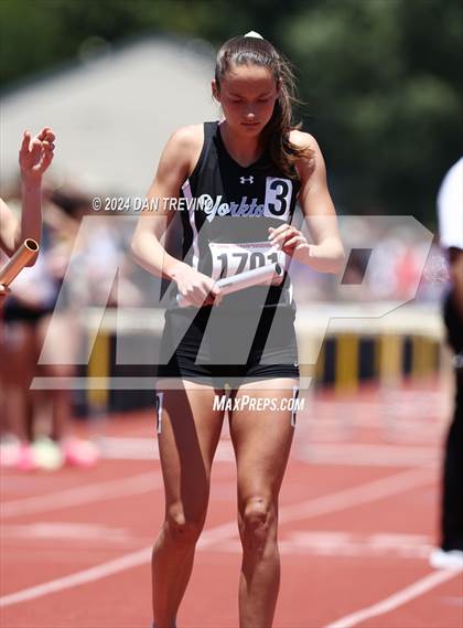 Thumbnail 2 in VHSL State Championships 5&6 (4 x 800) photogallery.