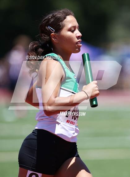 Thumbnail 2 in VHSL State Championships 5&6 (4 x 800) photogallery.