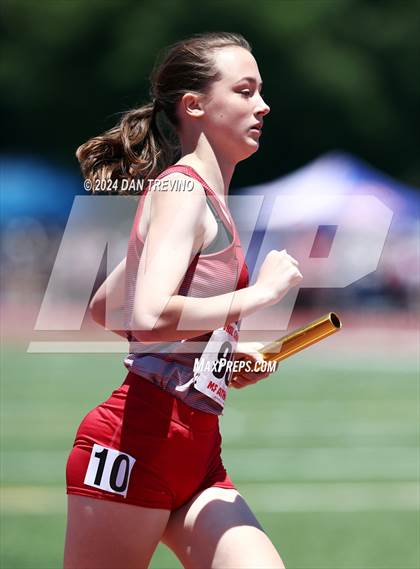 Thumbnail 2 in VHSL State Championships 5&6 (4 x 800) photogallery.