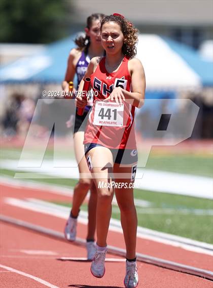 Thumbnail 1 in VHSL State Championships 5&6 (4 x 800) photogallery.