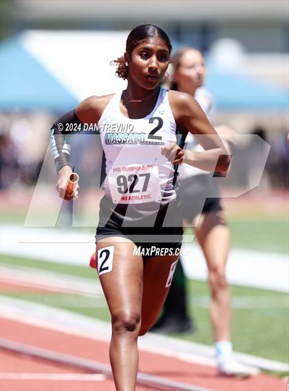 Thumbnail 2 in VHSL State Championships 5&6 (4 x 800) photogallery.