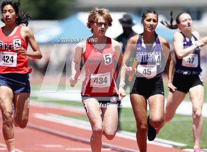 Thumbnail 3 in VHSL State Championships 5&6 (4 x 800) photogallery.