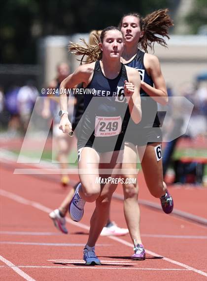 Thumbnail 1 in VHSL State Championships 5&6 (4 x 800) photogallery.