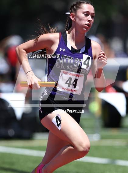 Thumbnail 3 in VHSL State Championships 5&6 (4 x 800) photogallery.