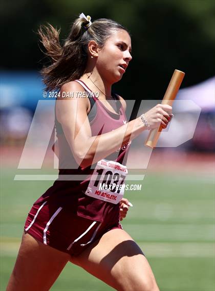 Thumbnail 2 in VHSL State Championships 5&6 (4 x 800) photogallery.