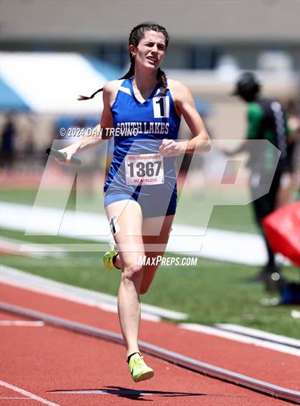 Thumbnail 3 in VHSL State Championships 5&6 (4 x 800) photogallery.