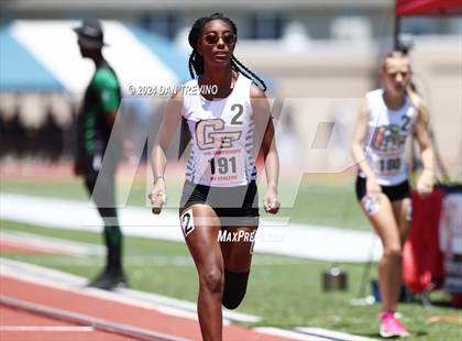Thumbnail 1 in VHSL State Championships 5&6 (4 x 800) photogallery.