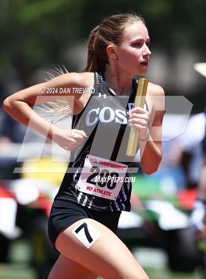 Thumbnail 2 in VHSL State Championships 5&6 (4 x 800) photogallery.
