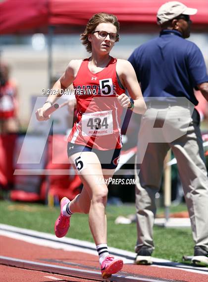 Thumbnail 3 in VHSL State Championships 5&6 (4 x 800) photogallery.