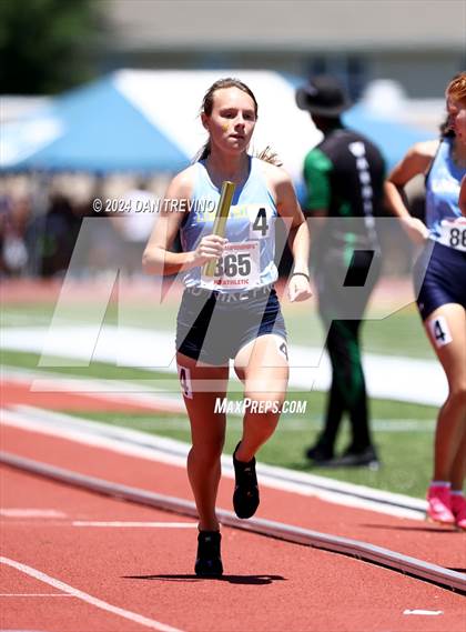 Thumbnail 2 in VHSL State Championships 5&6 (4 x 800) photogallery.