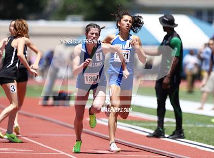 Thumbnail 2 in VHSL State Championships 5&6 (4 x 800) photogallery.