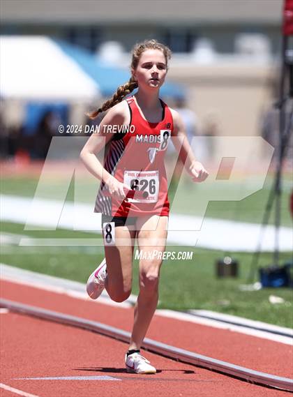 Thumbnail 3 in VHSL State Championships 5&6 (4 x 800) photogallery.
