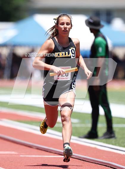 Thumbnail 1 in VHSL State Championships 5&6 (4 x 800) photogallery.