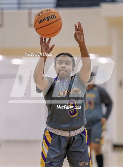 Thumbnail 3 in Westlake vs Jones County (MLK Luella HoopKlub Showcase) photogallery.
