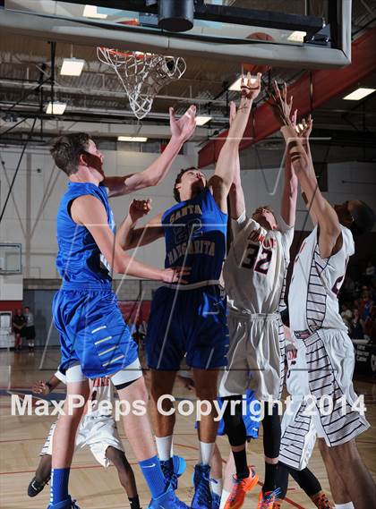 Thumbnail 3 in Santa Margarita vs. Chaminade (CIF SoCal Regional D3 Final) photogallery.