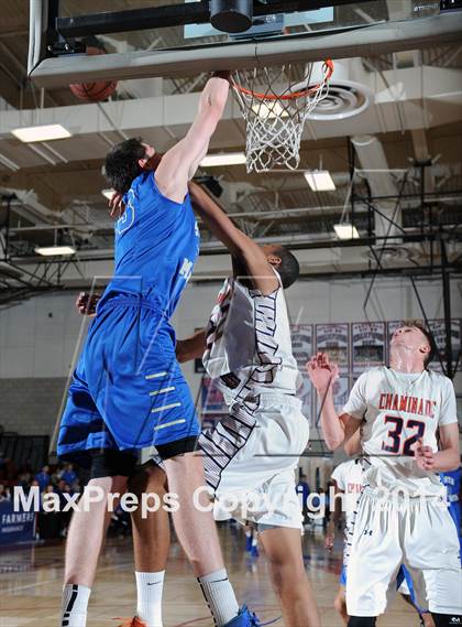 Thumbnail 2 in Santa Margarita vs. Chaminade (CIF SoCal Regional D3 Final) photogallery.