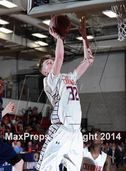Thumbnail 2 in Santa Margarita vs. Chaminade (CIF SoCal Regional D3 Final) photogallery.