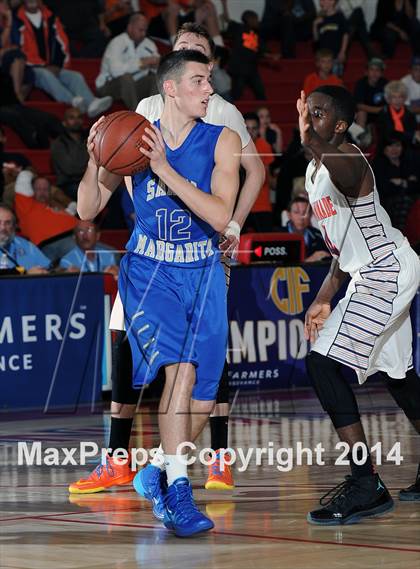 Thumbnail 2 in Santa Margarita vs. Chaminade (CIF SoCal Regional D3 Final) photogallery.