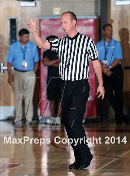 Thumbnail 3 in Santa Margarita vs. Chaminade (CIF SoCal Regional D3 Final) photogallery.