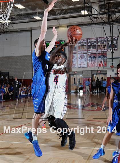 Thumbnail 2 in Santa Margarita vs. Chaminade (CIF SoCal Regional D3 Final) photogallery.