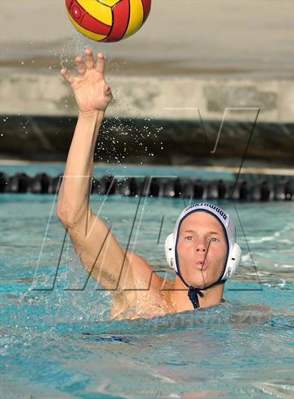 Thumbnail 2 in Palos Verdes vs Northwood (Weisz Cup) photogallery.