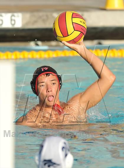 Thumbnail 3 in Palos Verdes vs Northwood (Weisz Cup) photogallery.