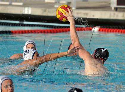 Thumbnail 2 in Palos Verdes vs Northwood (Weisz Cup) photogallery.