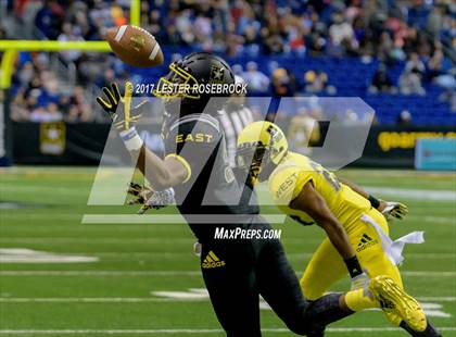 Thumbnail 3 in U.S. Army All-American Bowl photogallery.