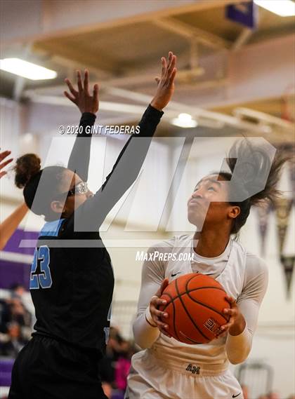 Thumbnail 2 in Clovis North vs. Archbishop Mitty (West Coast Jamboree) photogallery.