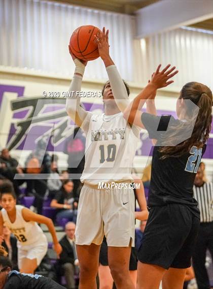 Thumbnail 2 in Clovis North vs. Archbishop Mitty (West Coast Jamboree) photogallery.