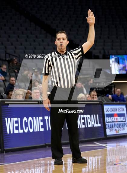 Thumbnail 2 in Valley Christian vs Forest Lake Christian (CIF SJS D6 Final) photogallery.