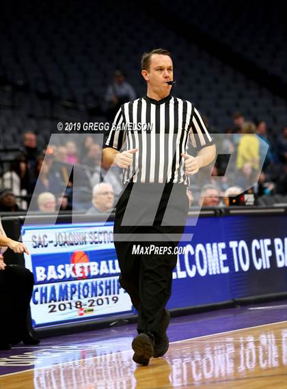 Thumbnail 1 in Valley Christian vs Forest Lake Christian (CIF SJS D6 Final) photogallery.