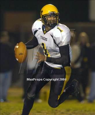 Thumbnail 2 in San Fernando @ Carson (Sec. Playoff) photogallery.