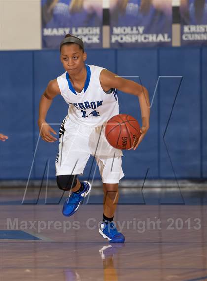 Thumbnail 1 in Ryan @ Hebron photogallery.