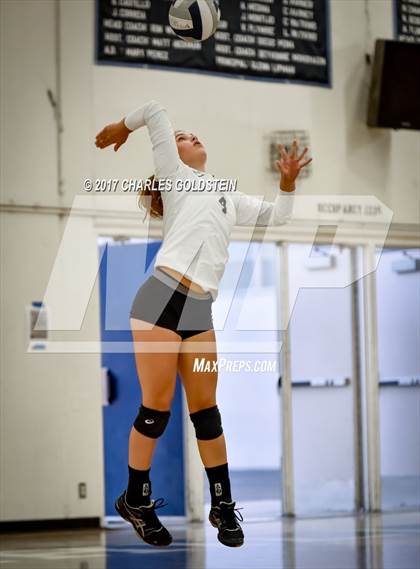 Thumbnail 3 in Oak Park @ Camarillo photogallery.