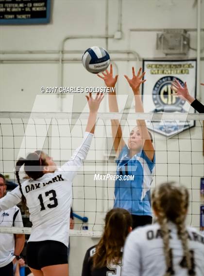 Thumbnail 1 in Oak Park @ Camarillo photogallery.