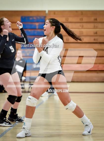 Thumbnail 1 in Oak Park @ Camarillo photogallery.