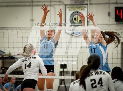 Thumbnail 1 in Oak Park @ Camarillo photogallery.
