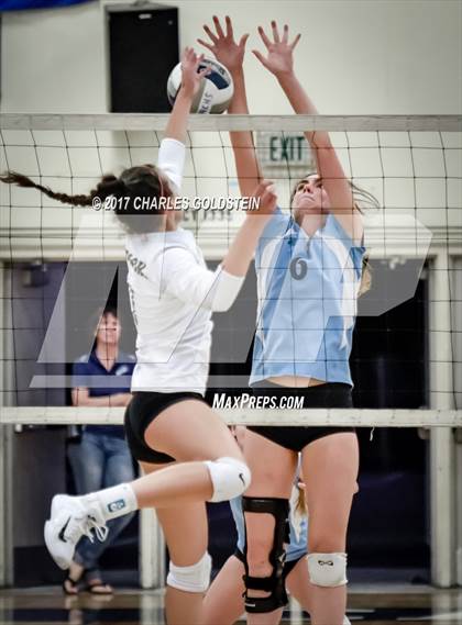 Thumbnail 3 in Oak Park @ Camarillo photogallery.