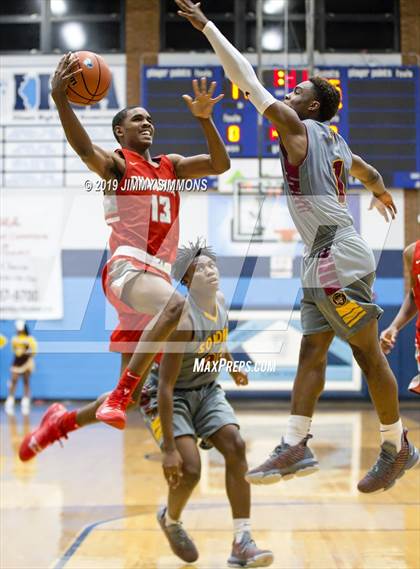 Thumbnail 1 in Chaminade vs. Soldan International Studies photogallery.