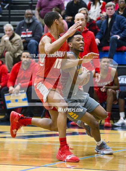 Thumbnail 3 in Chaminade vs. Soldan International Studies photogallery.